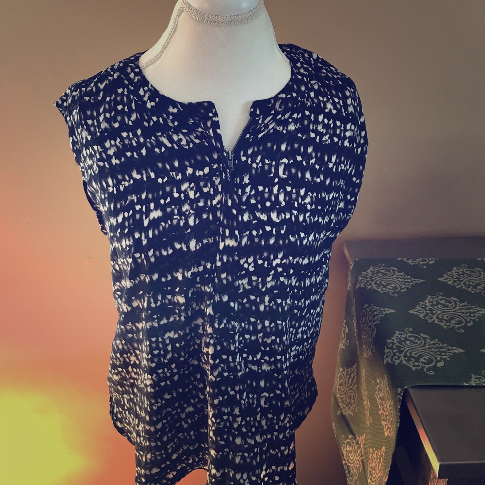 Everything Must Go! Sleeveless Black & White Top